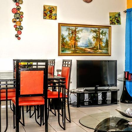 Crystoural Suites Near The Us Embassy - Gated & Secure - 2 Bedrooms, 2 Beds, 4 Guest Кингстън Екстериор снимка