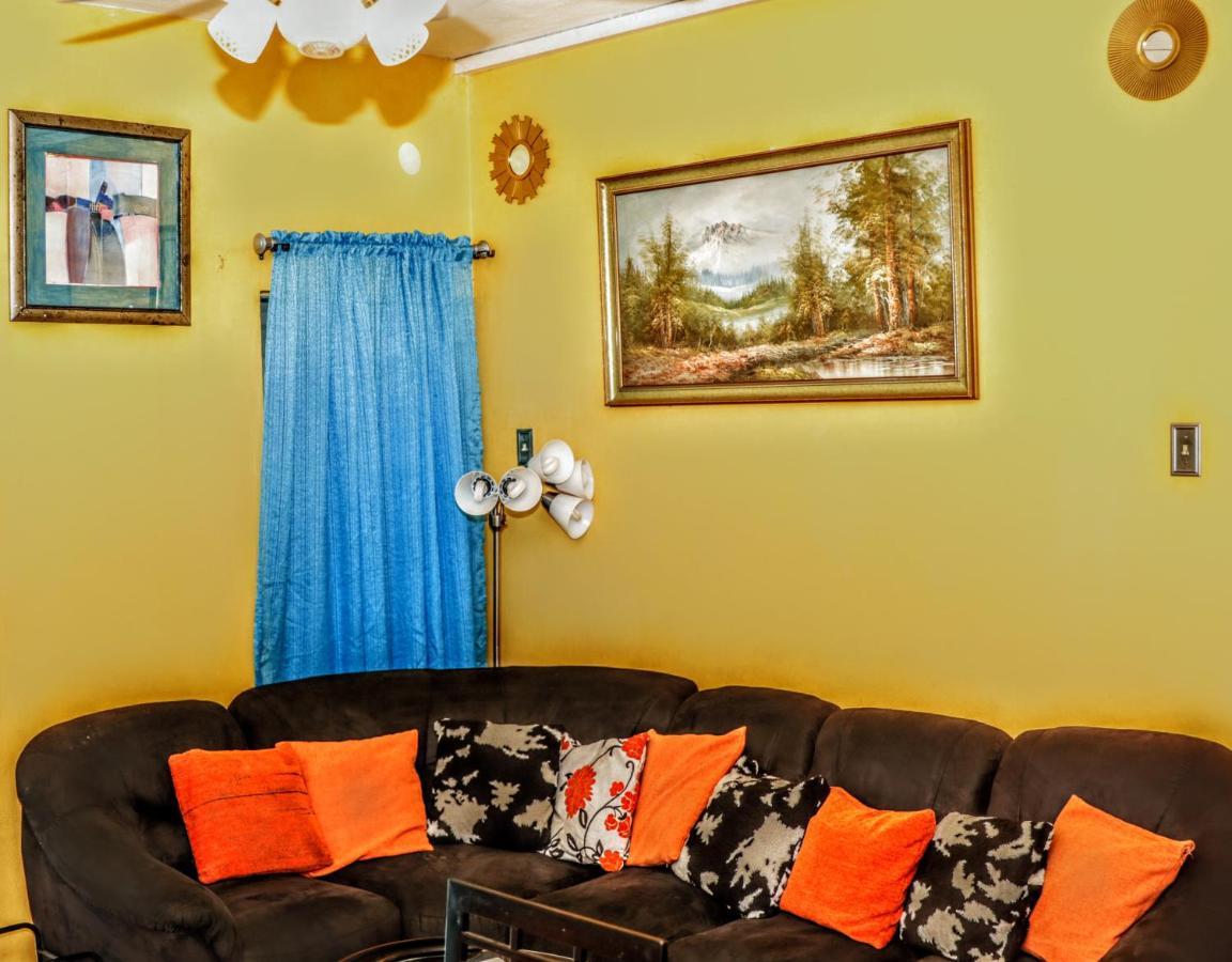 Crystoural Suites Near The Us Embassy - Gated & Secure - 2 Bedrooms, 2 Beds, 4 Guest Кингстън Екстериор снимка